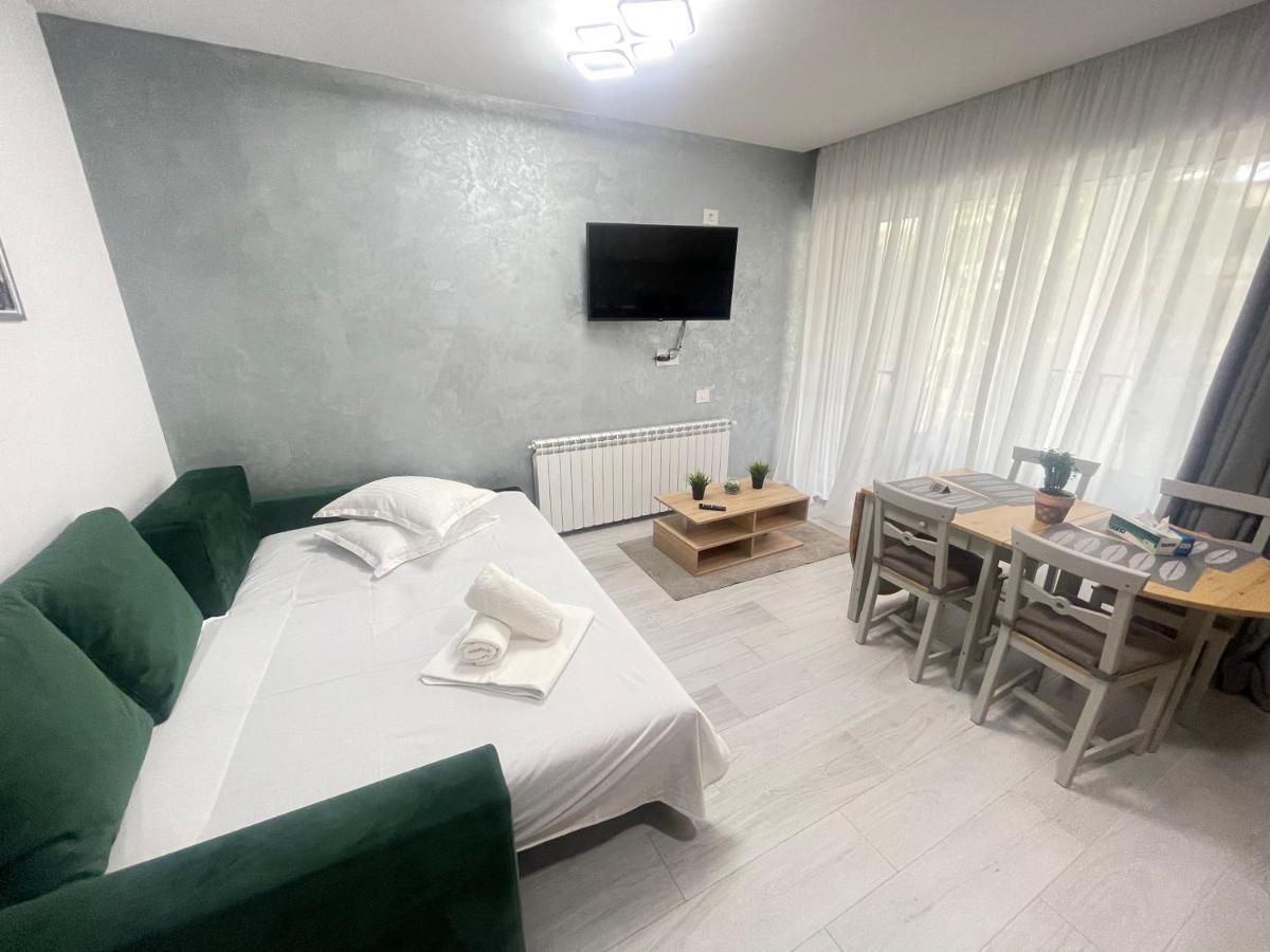 Velier Holiday Apartments 마마이아 외부 사진
