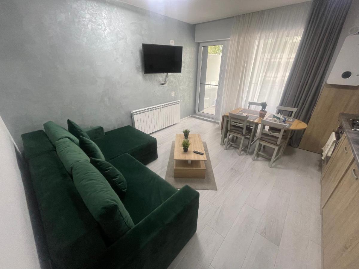 Velier Holiday Apartments 마마이아 외부 사진