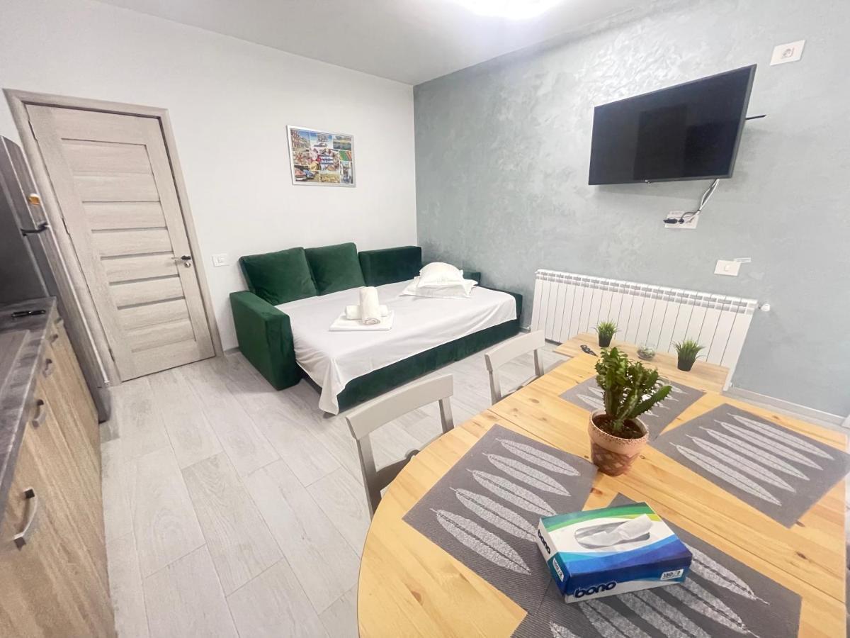 Velier Holiday Apartments 마마이아 외부 사진