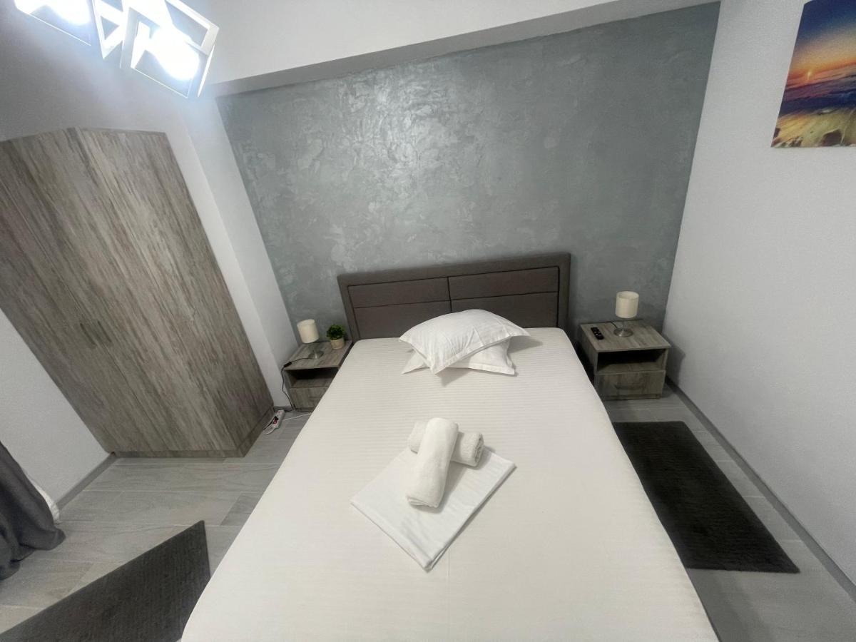 Velier Holiday Apartments 마마이아 외부 사진